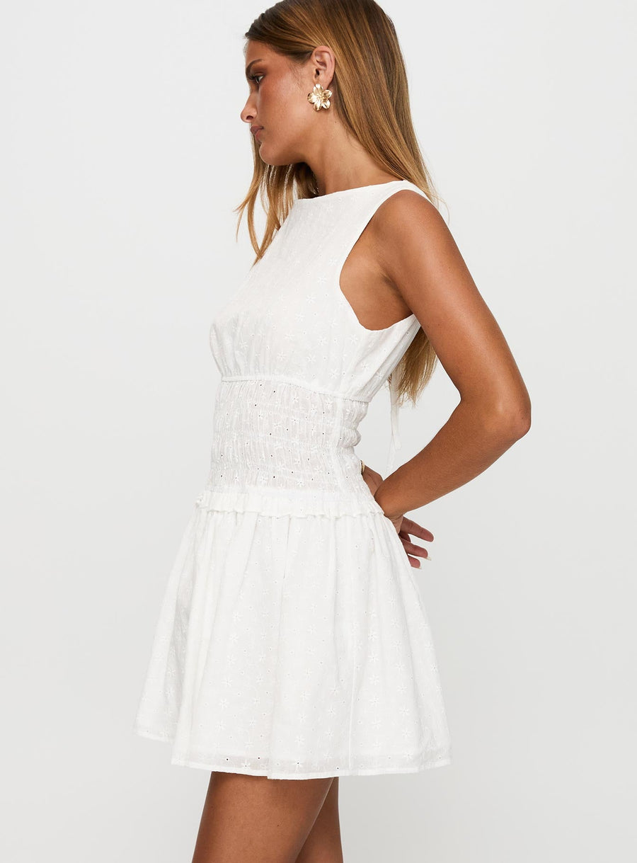 Yennifer Shirred Broiderie Mini Dress White · photo 4